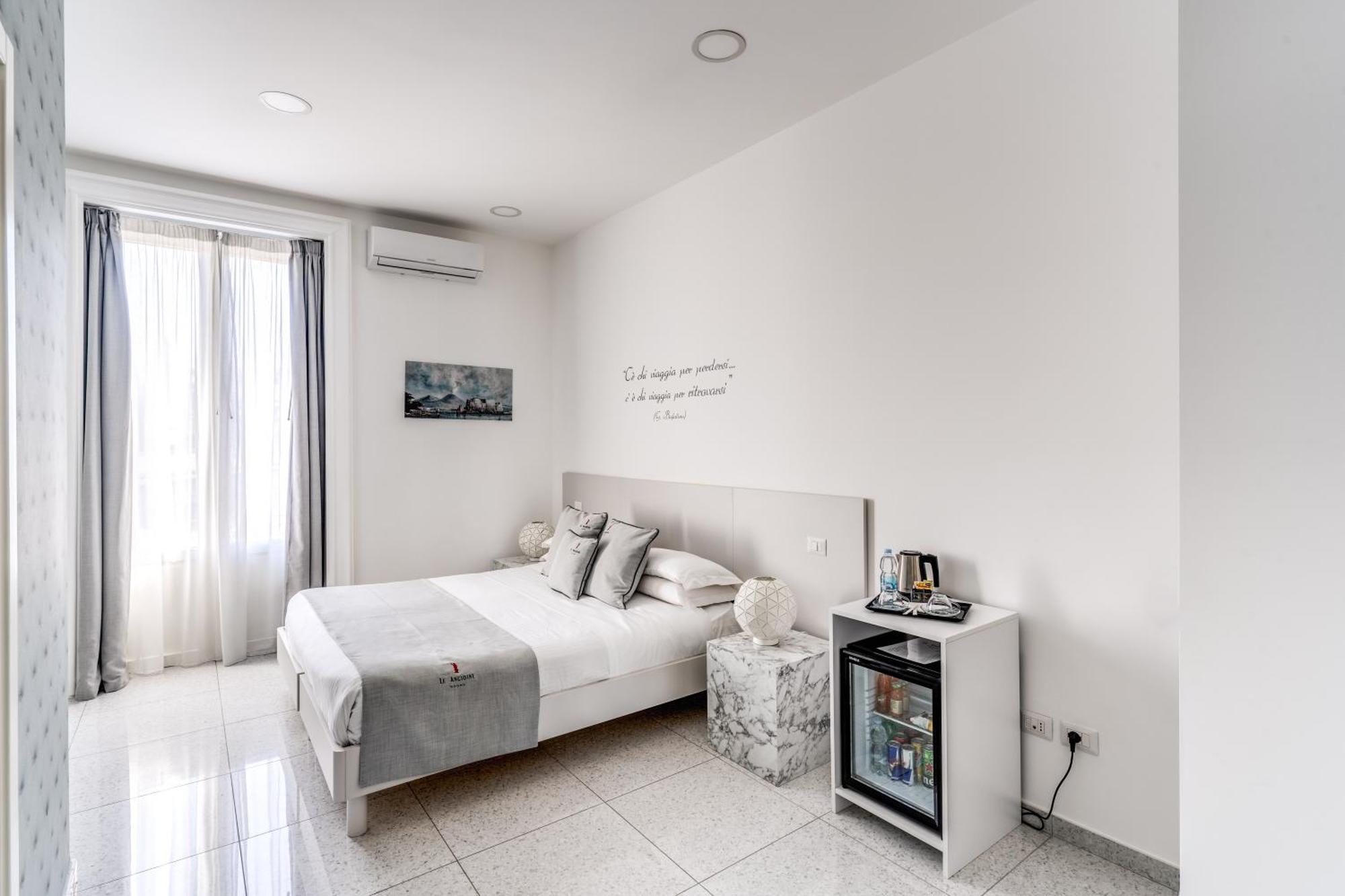 Le Angioine Rooms Neapel Exterior foto